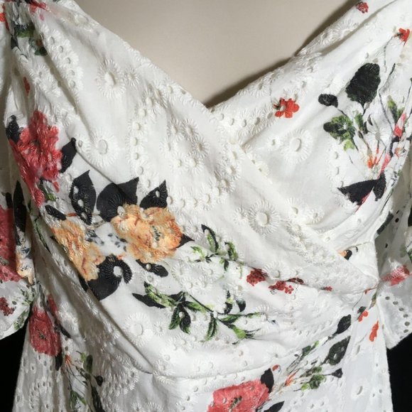 Lida Kate Floral Eyelet Lace Summer Dress V Neck Mini Length Lightweight Fabric - Picture 4 of 8